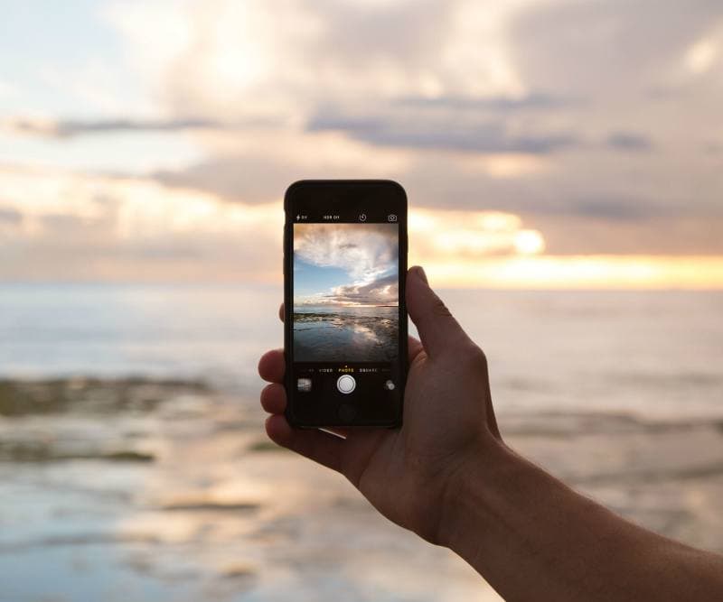 Äntligen, nu slopar EU alla avgifter för roaming!